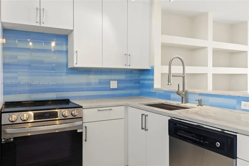 3703 NE 166th St #904 North Miami Beach, FL 33160