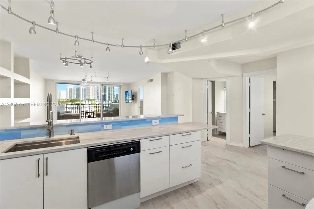 3703 NE 166th St #904 North Miami Beach, FL 33160