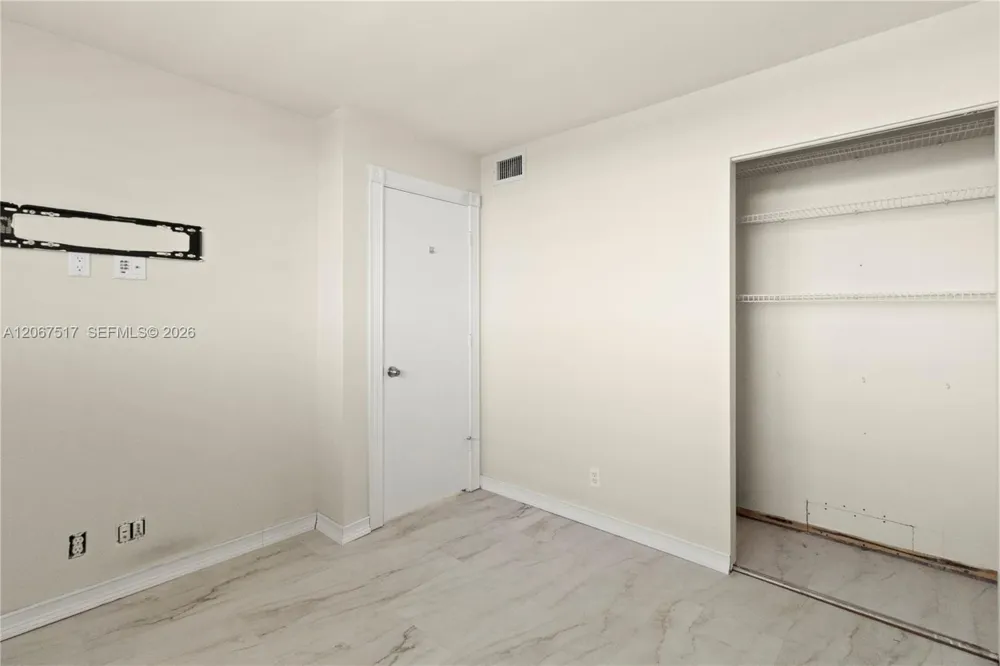 3703 NE 166th St #904 North Miami Beach, FL 33160
