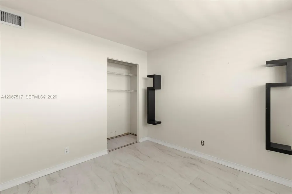 3703 NE 166th St #904 North Miami Beach, FL 33160