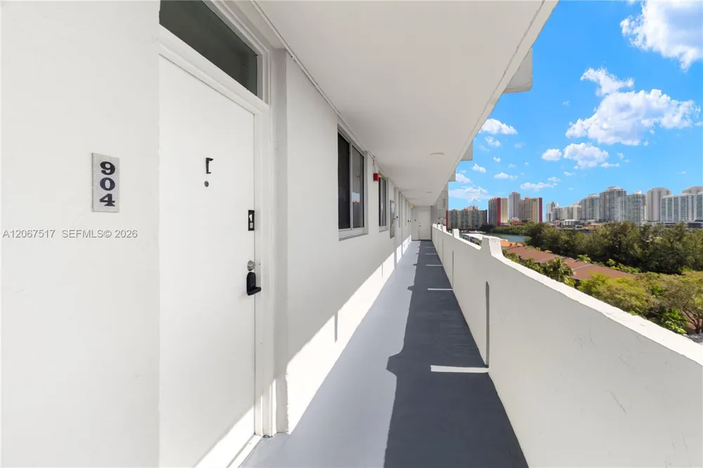 3703 NE 166th St #904 North Miami Beach, FL 33160