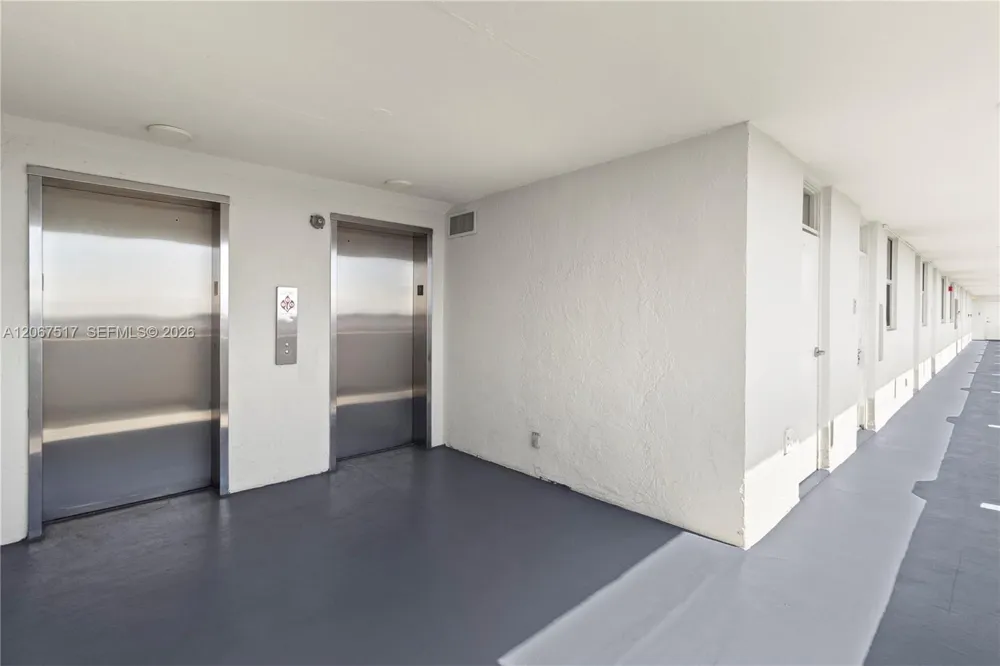 3703 NE 166th St #904 North Miami Beach, FL 33160
