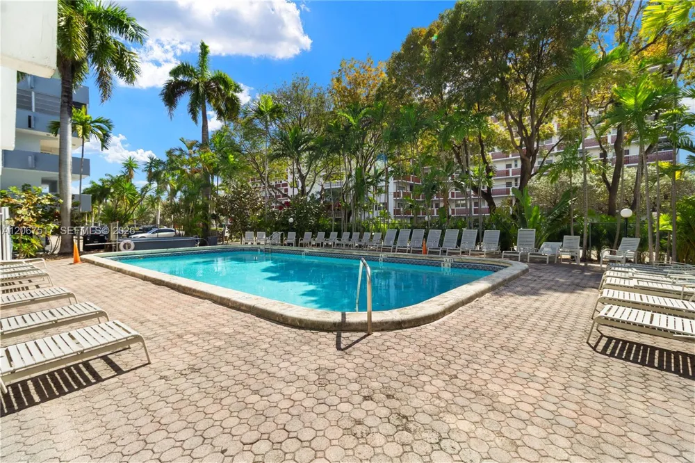3703 NE 166th St #904 North Miami Beach, FL 33160