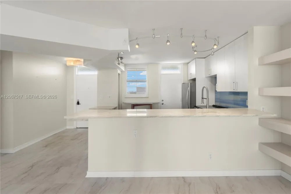 3703 NE 166th St #904 North Miami Beach, FL 33160