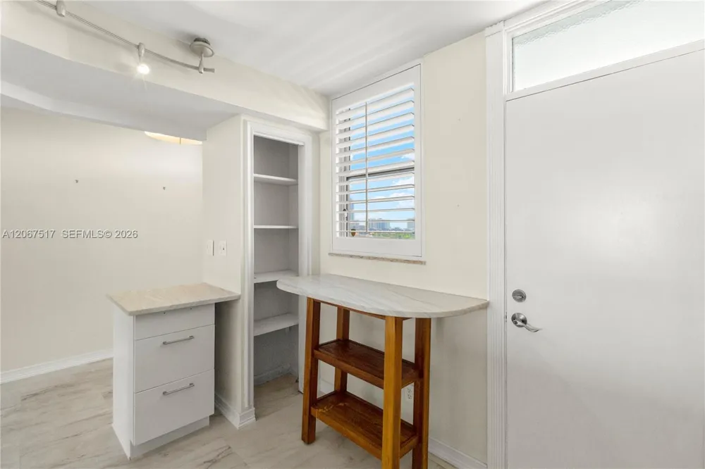 3703 NE 166th St #904 North Miami Beach, FL 33160