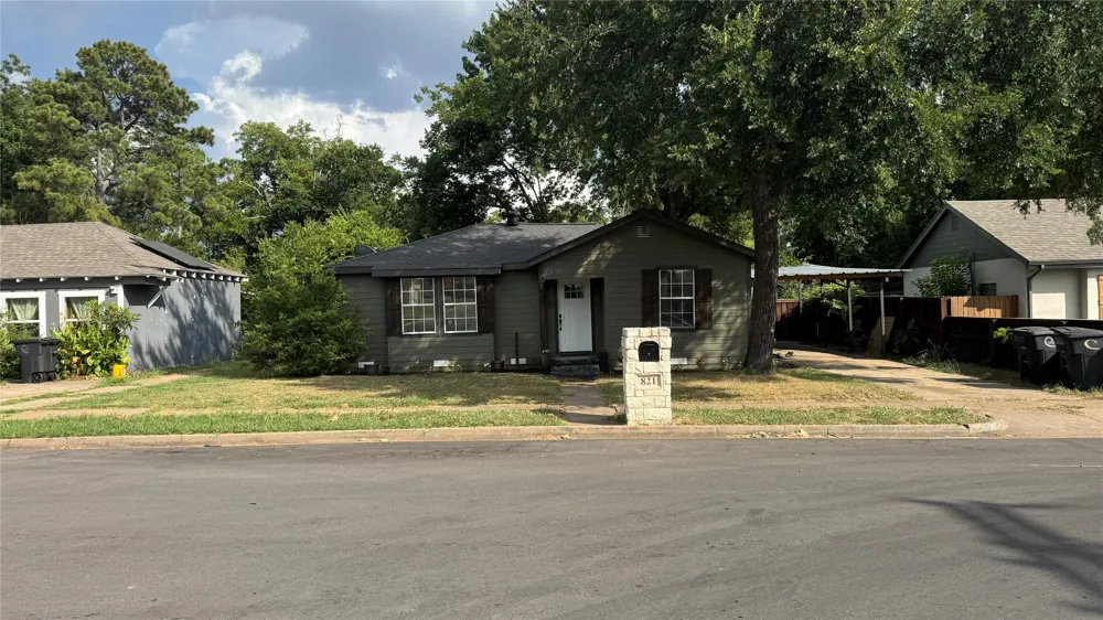 821 College Street Cleburne, TX 76033