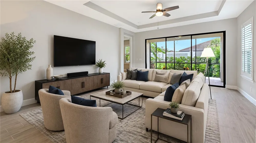 6066 MESA GLEN Bradenton, FL 34203