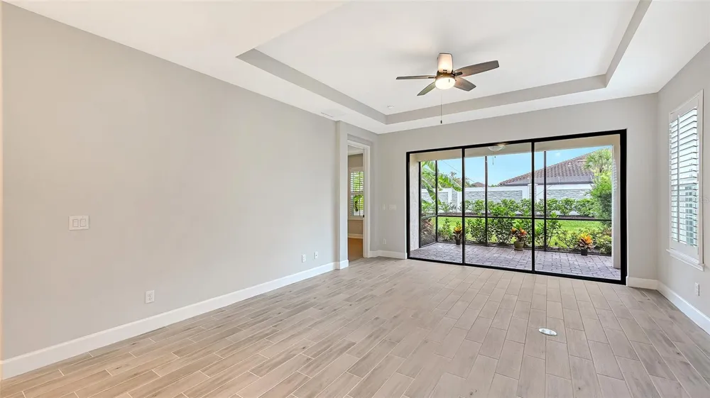 6066 MESA GLEN Bradenton, FL 34203