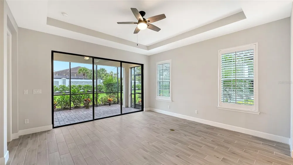 6066 MESA GLEN Bradenton, FL 34203