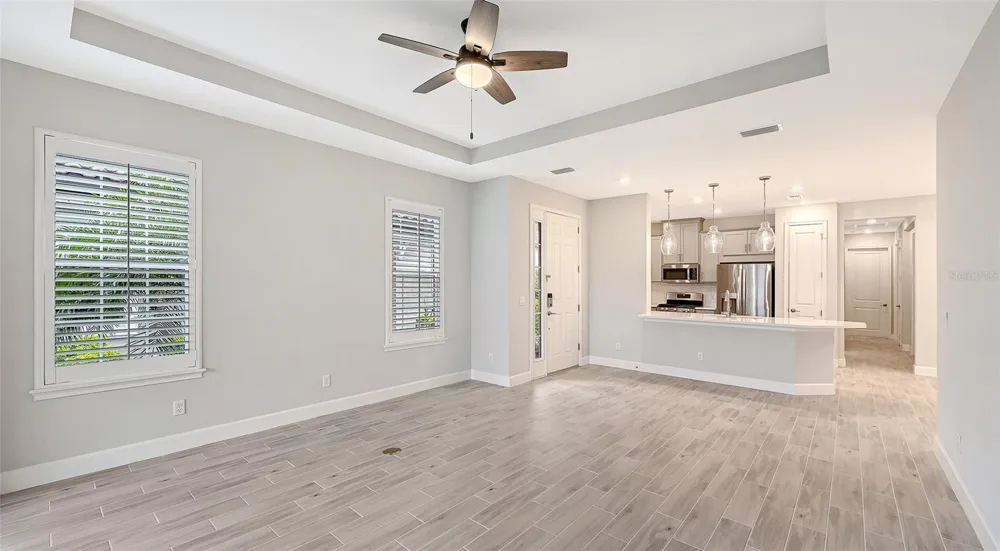 6066 MESA GLEN Bradenton, FL 34203
