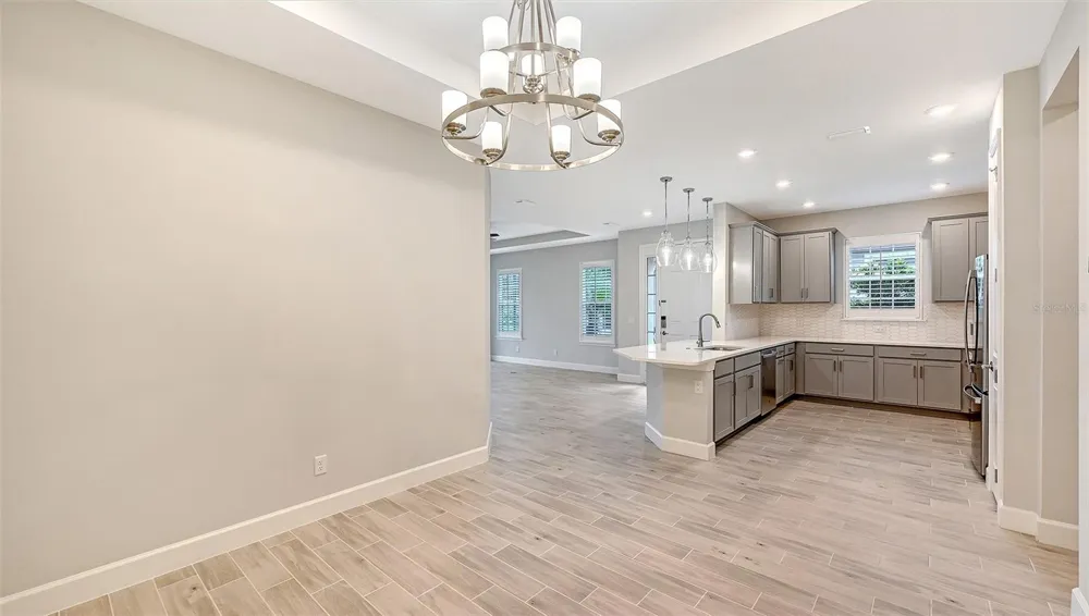 6066 MESA GLEN Bradenton, FL 34203