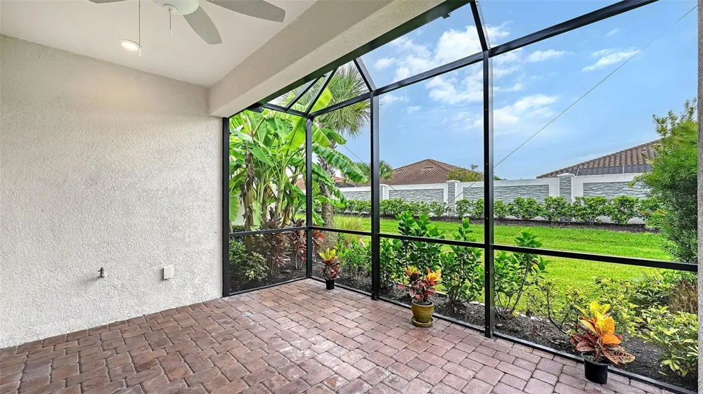 6066 MESA GLEN Bradenton, FL 34203