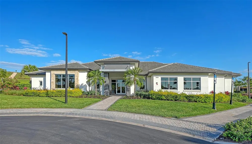 6066 MESA GLEN Bradenton, FL 34203