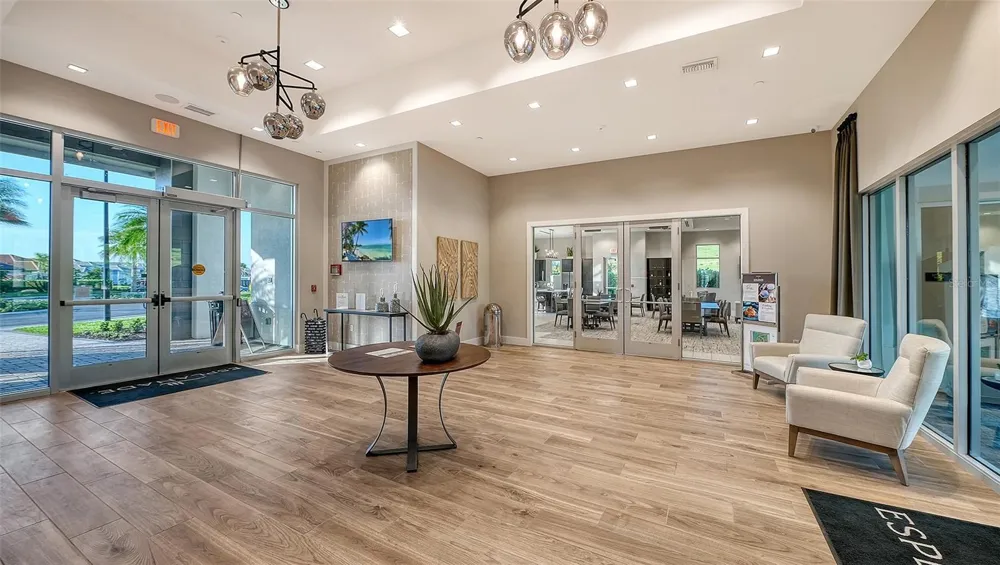 6066 MESA GLEN Bradenton, FL 34203