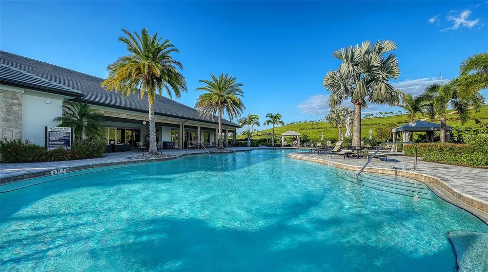 6066 MESA GLEN Bradenton, FL 34203
