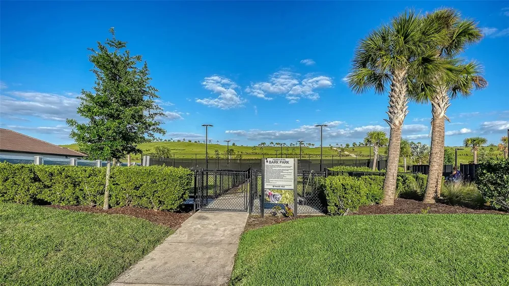 6066 MESA GLEN Bradenton, FL 34203