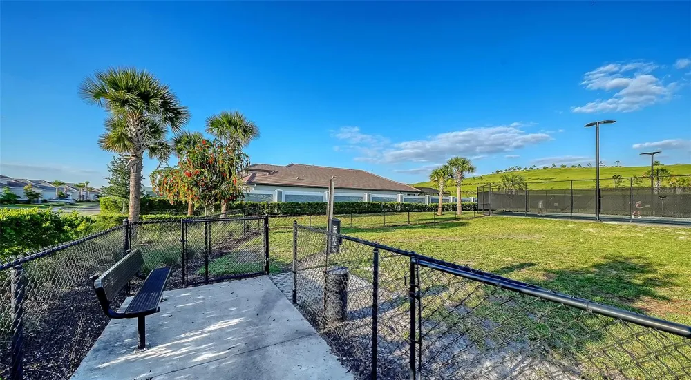 6066 MESA GLEN Bradenton, FL 34203