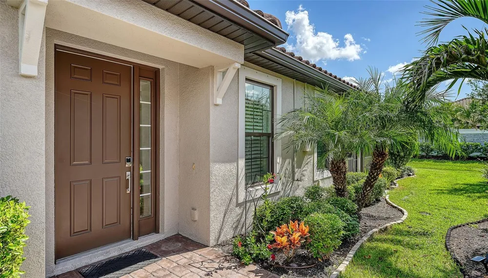 6066 MESA GLEN Bradenton, FL 34203