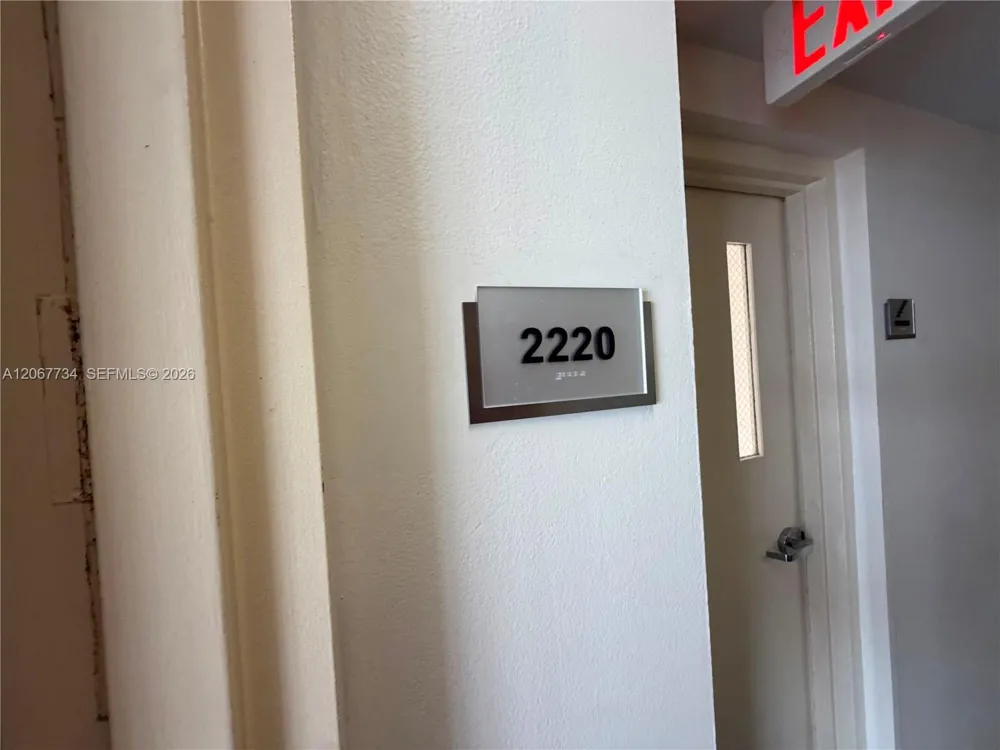 7601 E Treasure Dr #2220 North Bay Village, FL 33141