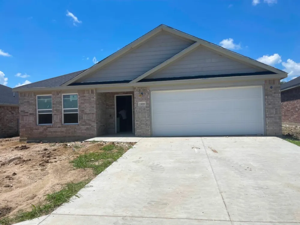1909 Topaz Road Pryor, OK 74361
