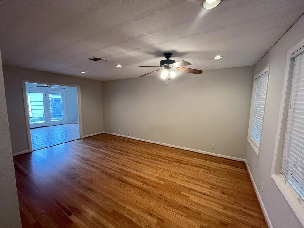5339 Carew Street Houston, TX 77096