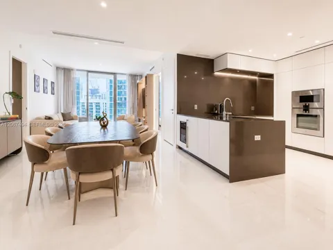 300 Biscayne Boulevard Way #2609W