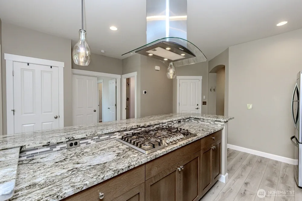 2126 SW 344th Court Federal Way, WA 98023