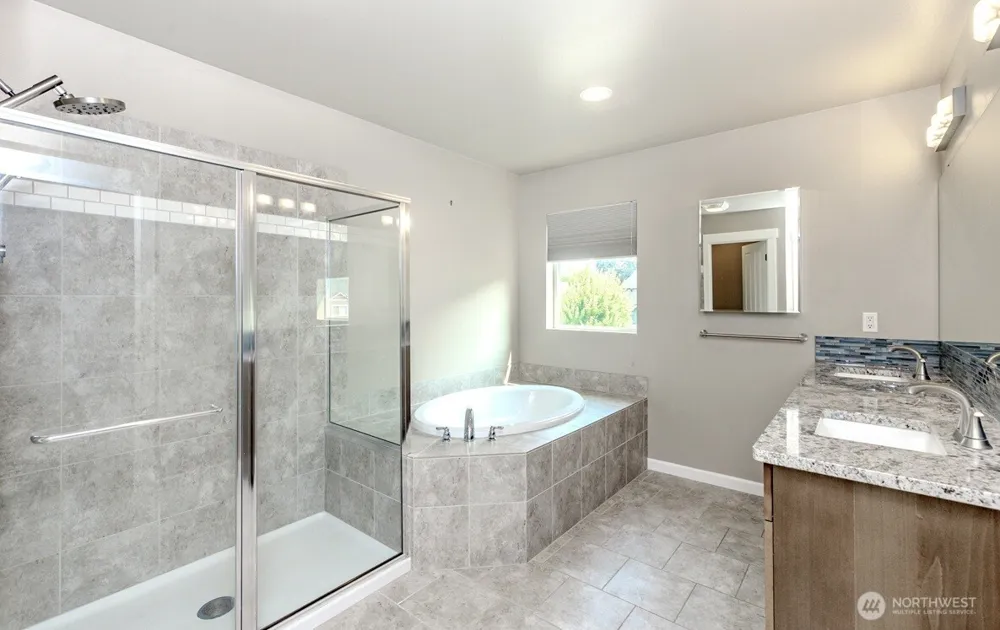 2126 SW 344th Court Federal Way, WA 98023