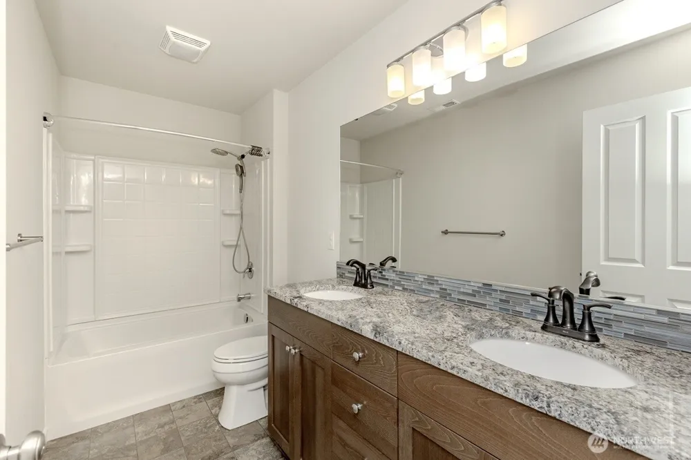 2126 SW 344th Court Federal Way, WA 98023