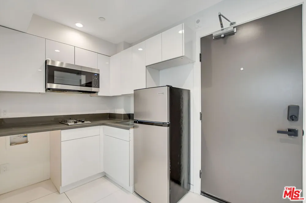 946 S Ridgeley Drive Los Angeles, CA 90036