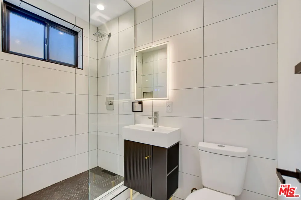 946 S Ridgeley Drive Los Angeles, CA 90036