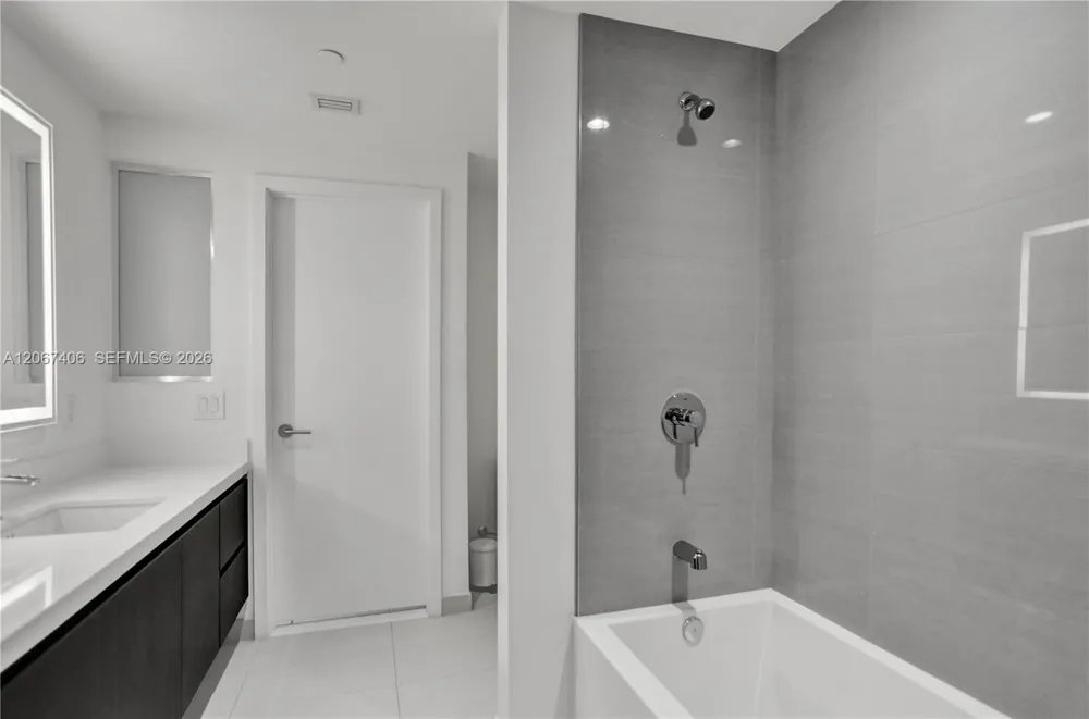 851 NE 1st Ave #202 Miami, FL 33132