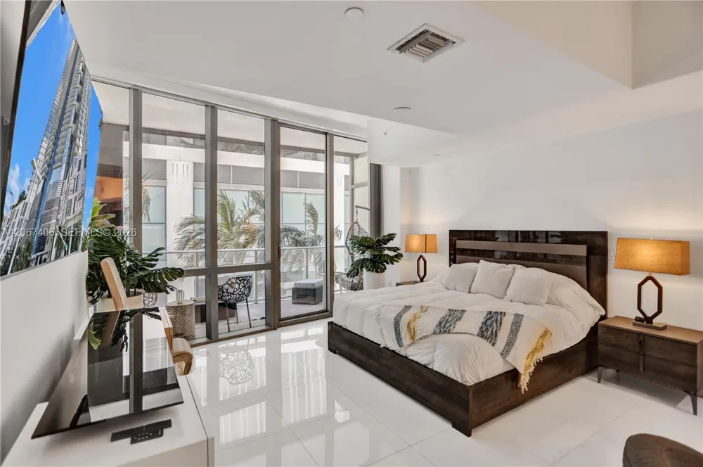 851 NE 1st Ave #202 Miami, FL 33132