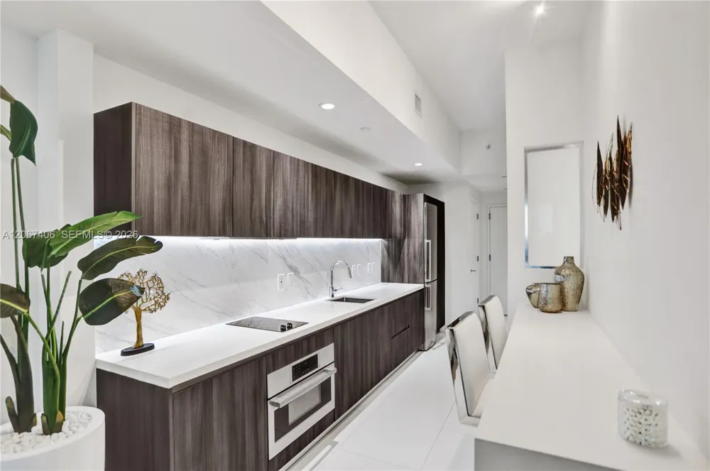 851 NE 1st Ave #202 Miami, FL 33132