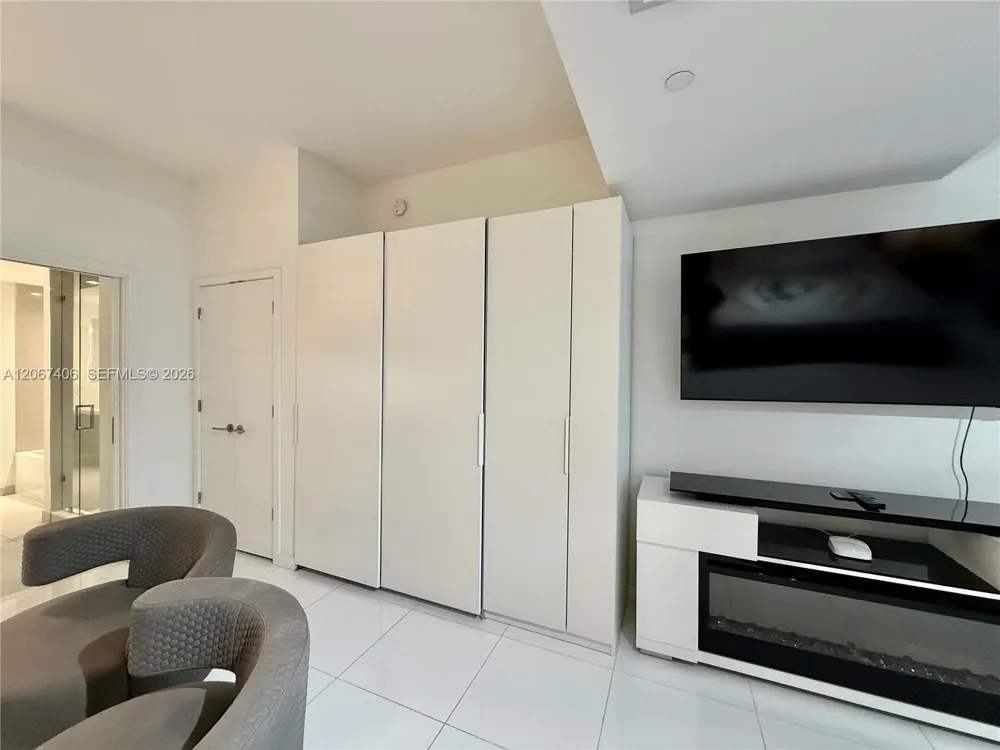 851 NE 1st Ave #202 Miami, FL 33132