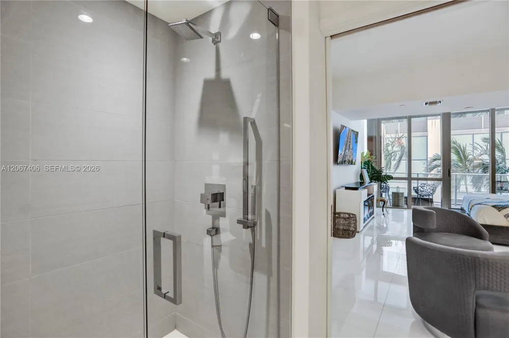 851 NE 1st Ave #202 Miami, FL 33132