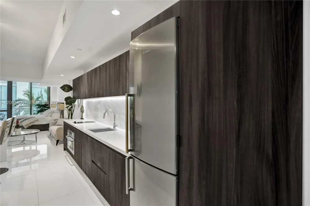 851 NE 1st Ave #202 Miami, FL 33132