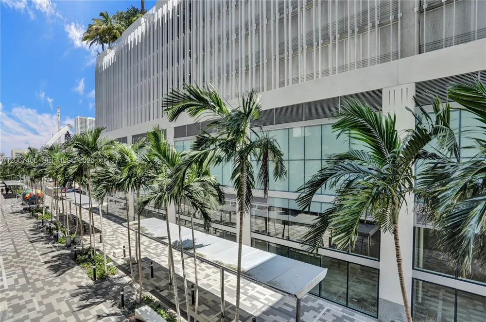 851 NE 1st Ave #202 Miami, FL 33132