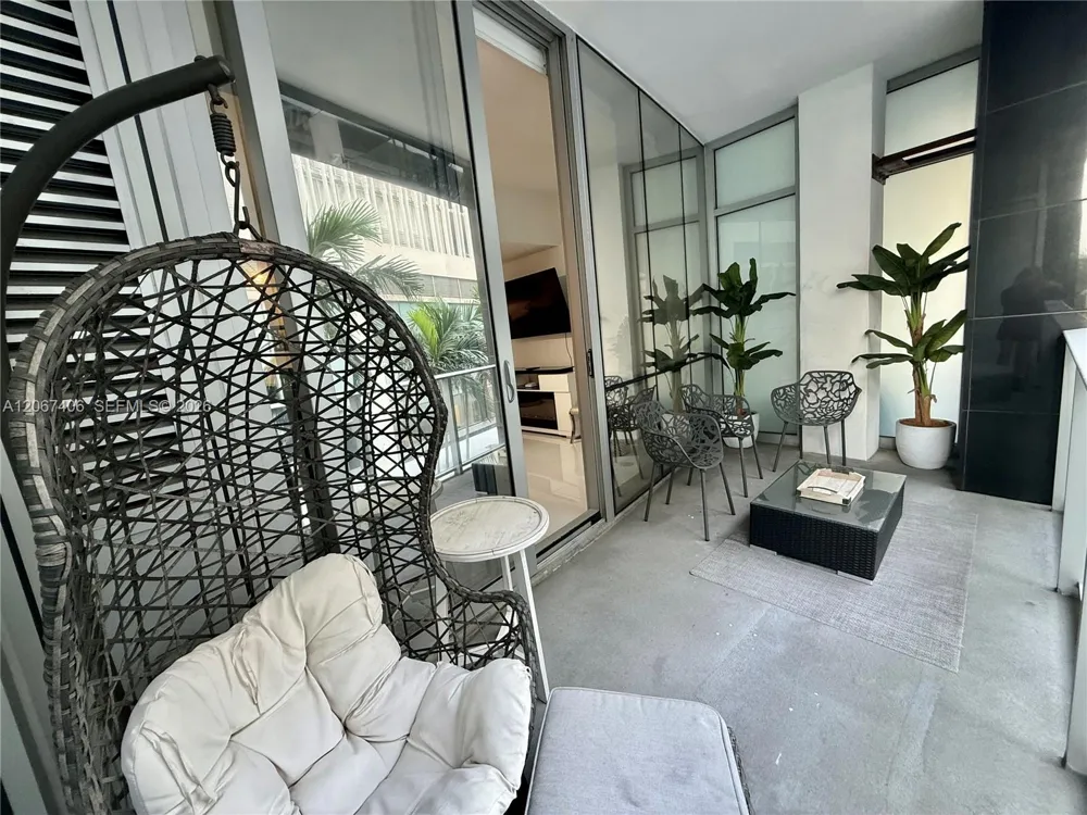 851 NE 1st Ave #202 Miami, FL 33132