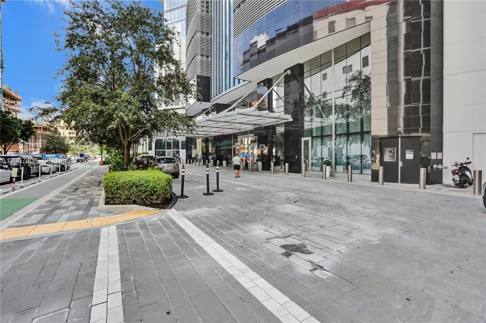851 NE 1st Ave #202 Miami, FL 33132