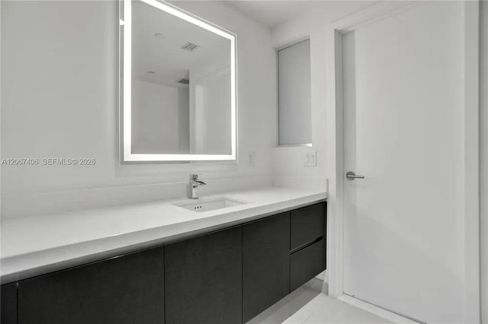 851 NE 1st Ave #202 Miami, FL 33132