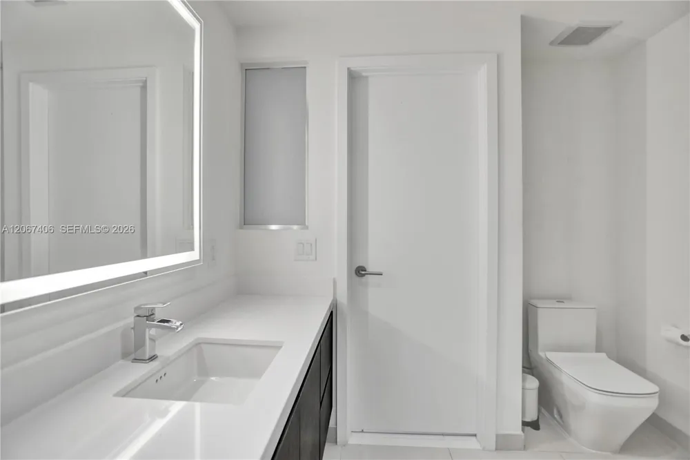 851 NE 1st Ave #202 Miami, FL 33132