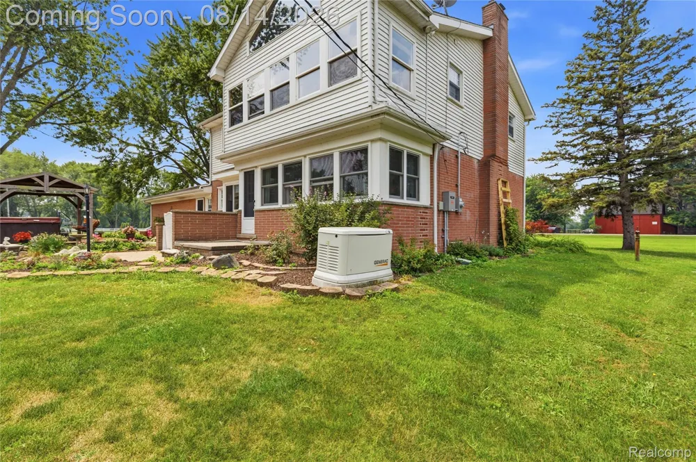 4925 S Huron River Drive Berlin Charter Township, MI 48134