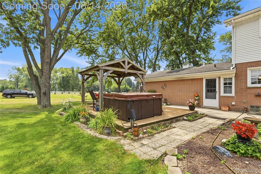 4925 S Huron River Drive Berlin Charter Township, MI 48134