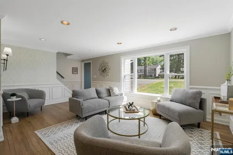 20 W Saddle River Road