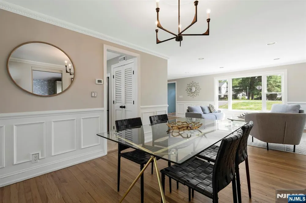 20 W Saddle River Road Waldwick, NJ 07463