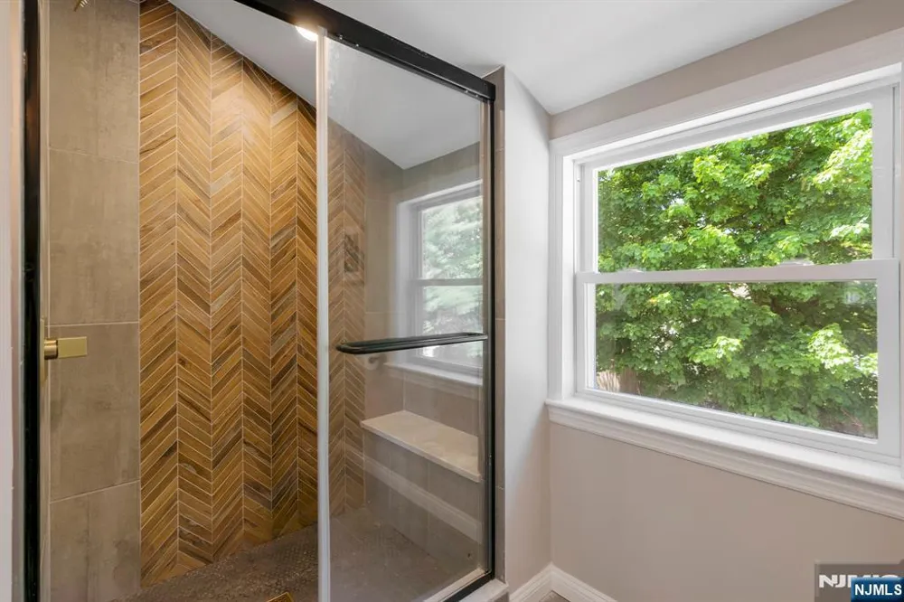 20 W Saddle River Road Waldwick, NJ 07463