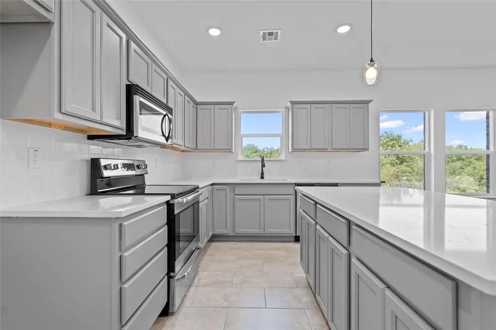 1832 Topaz Road Pryor, OK 74361
