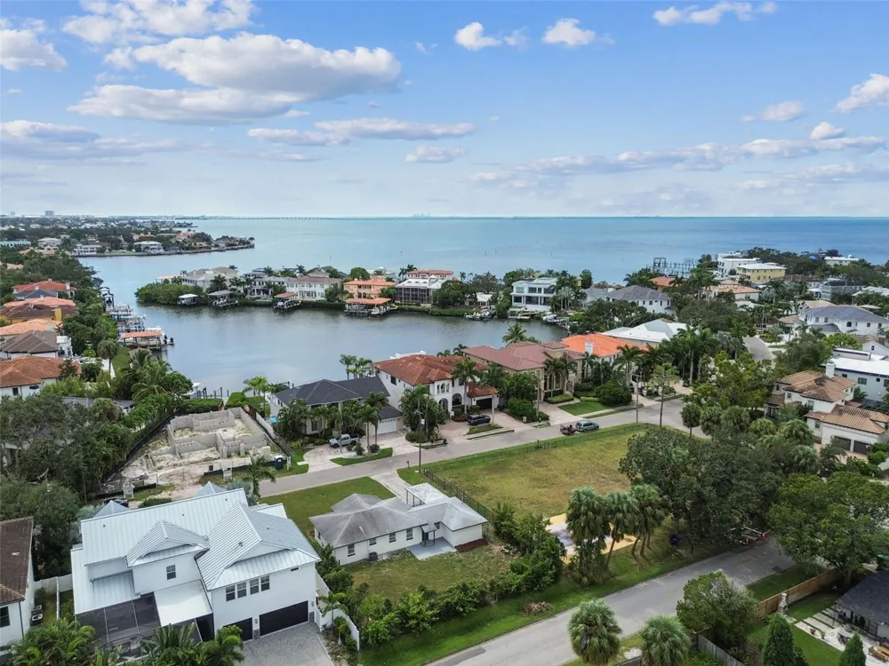5 W SPANISH MAIN STREET Tampa, FL 33609