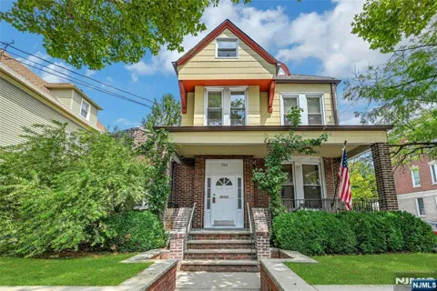 200-202 Oak Street